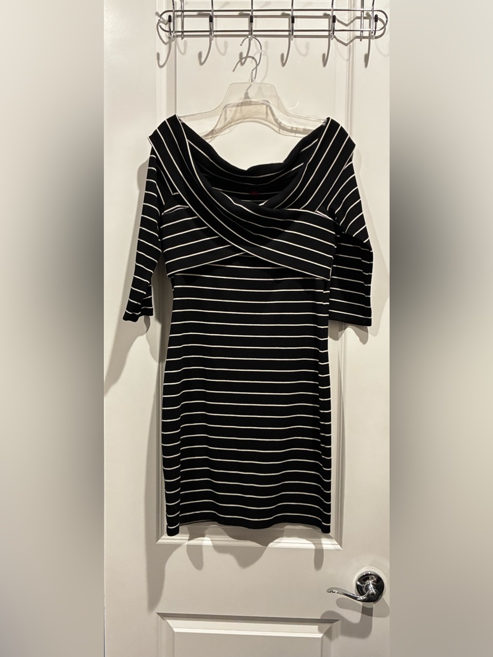 Vince Camuto Black & White Striped Off-Shoulder Dress Large